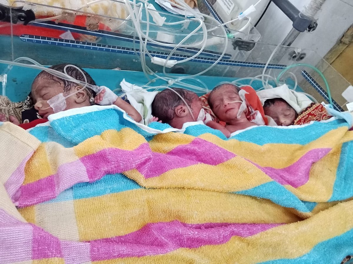 রাজশাহীতে একসঙ্গে জন্ম নেওয়া চার নবজাতক এখন কেমন আছে