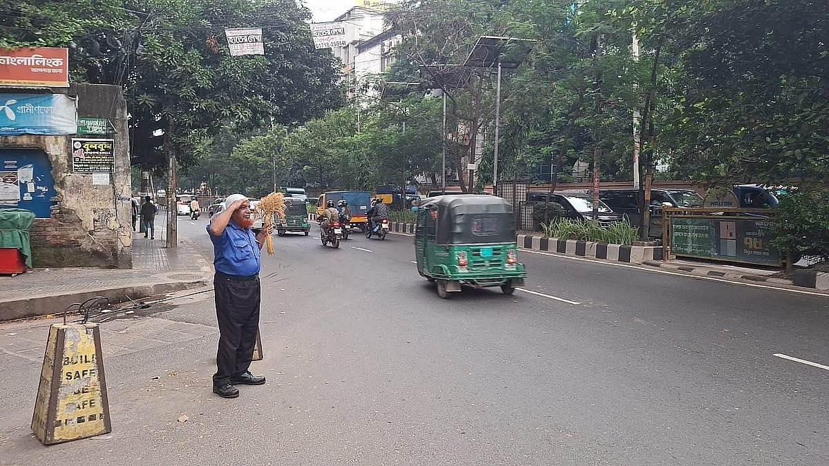 ধানের শীষ হাতে প্রধানমন্ত্রীর পথের প্রহরী