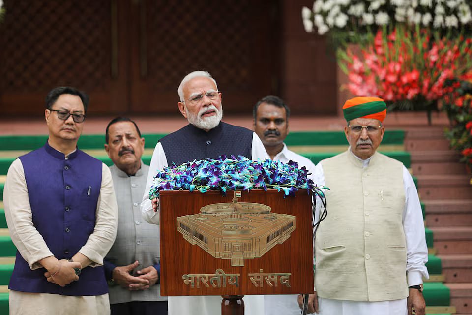 গুরুত্বপূর্ণ রাজ্য নির্বাচনের আগে মোদির অপ্রতিদ্বন্দ্বী ভাবমূর্তিতে চিড় ধরাচ্ছে জেন–জিরা