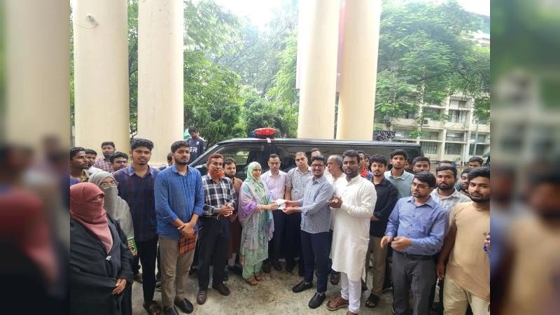 জবি শিক্ষার্থীদের জরুরি সেবায় জকসুর অ্যাম্বুলেন্স উপহার