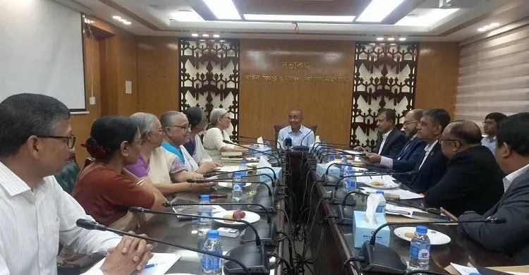 নারী নির্যাতন প্রতিরোধে আইনমন্ত্রীকে সুপারিশ দিলো মহিলা পরিষদ