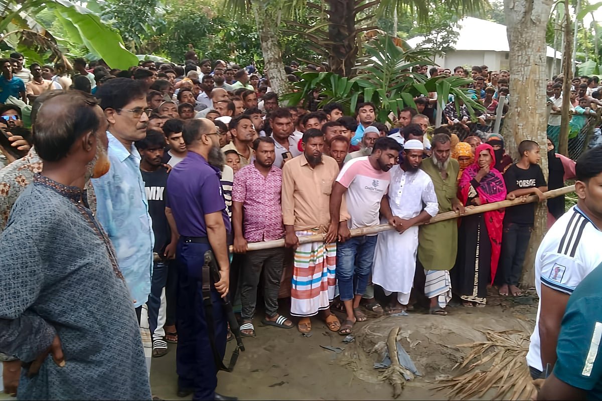 পাবনায় জামিনে থাকা বিএনপি নেতাকে গুলি করে ও কুপিয়ে হত্যা