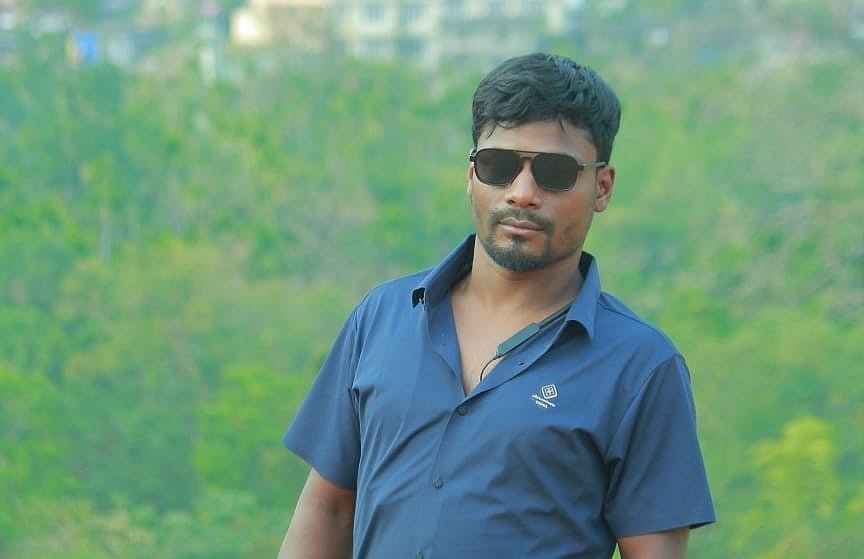 দাফন নাকি দাহ, ধর্মীয় পরিচয় নিয়ে মা–বাবার টানাটানিতে হিমঘরে লাশ