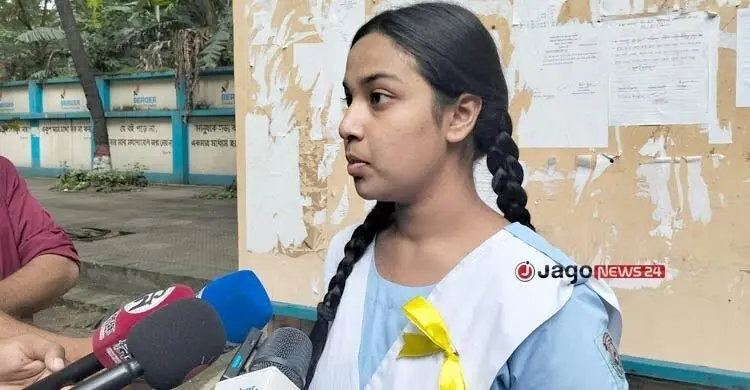 ‌‘রাত জেগে পড়াশোনা করতাম, আব্বু-আম্মুও জেগে থাকতেন’