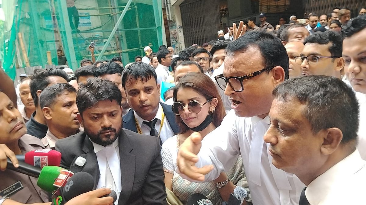 ২৮ হাজার টাকার শাড়ি নিয়ে প্রতারণার মামলায় তানজিন তিশার জামিন