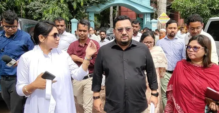 নারায়ণগঞ্জের দুই ভূমি অফিস আকস্মিক পরিদর্শনে ভূমি প্রতিমন্ত্রী
