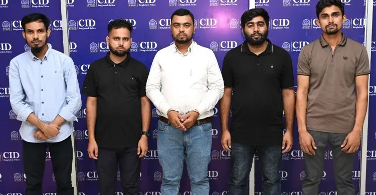 সৌদিতে ৮০০০০ টাকা বেতনে ড্রাইভিং ভিসার লোভ দেখিয়ে দেন ট্যুরিস্ট ভিসা