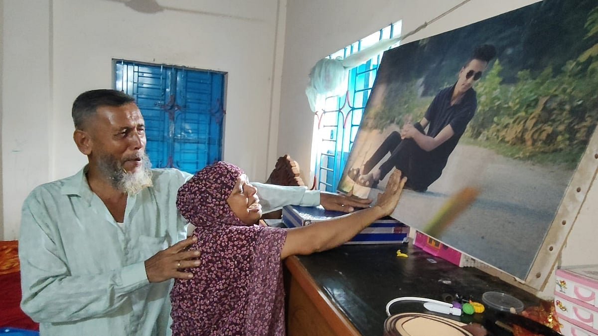 ‘পুলিশ এখনো আসামিদের ধরে নাই, থানায় গেলে খালি কয় তদন্ত চলতাছে’