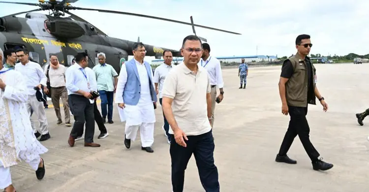 গভীর সমুদ্রবন্দর ও কয়লা বিদ্যুৎকেন্দ্র ঘুরে দেখলেন প্রধানমন্ত্রী