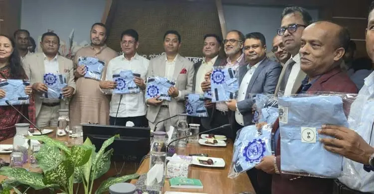 প্রথম শ্রেণির শিক্ষার্থীদের জন্য এক লাখ স্কুল ড্রেস দিলো বিটিএমএ