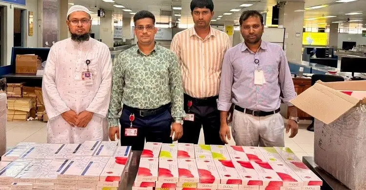 শাহ আমানতে ২৩৫ কার্টন বিদেশি সিগারেট জব্দ