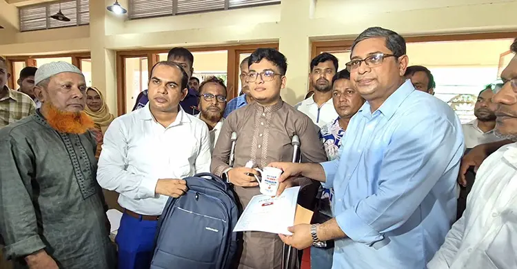ক্রাচে ভর করে স্বপ্নের জয়, মাহফুজের পাশে দাঁড়ালেন প্রতিমন্ত্রী