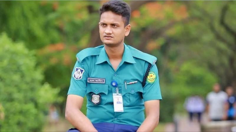 বিপুল পরিমাণ ইয়াবাসহ পুলিশ সদস্য গ্রেপ্তার