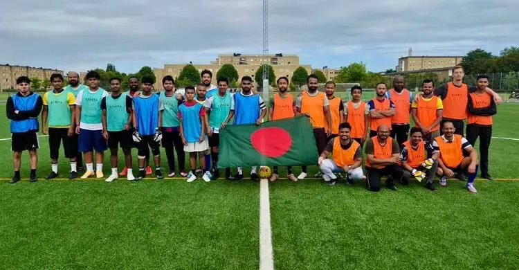 সুইডেনে প্রবাসী বাংলাদেশিদের ফুটবল ম্যাচ আয়োজন
