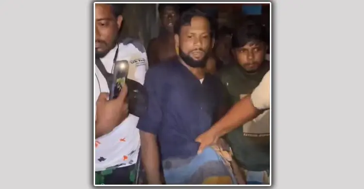 দরজা ভেঙে ঘরে ঢুকে পরকীয়া প্রেমিকাসহ জামায়াত কর্মীকে ধরলেন গ্রামবাসী