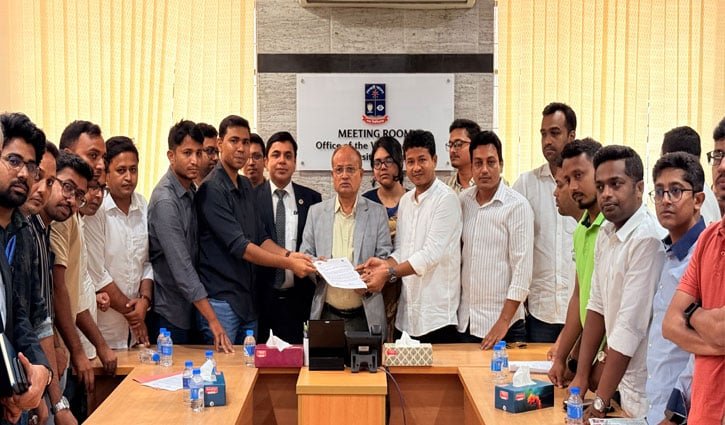 ডেঙ্গু প্রতিরোধে পরিচ্ছন্নতা অভিযান চায় ঢাবি ছাত্রদল