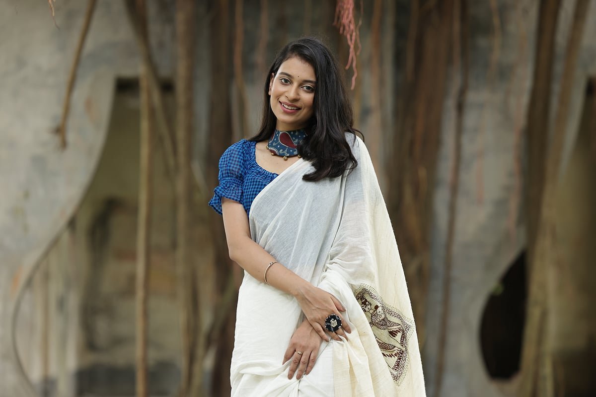 তাঁতের শাড়িতে সুনিধি নায়েক, দেখুন ৮টি ছবি