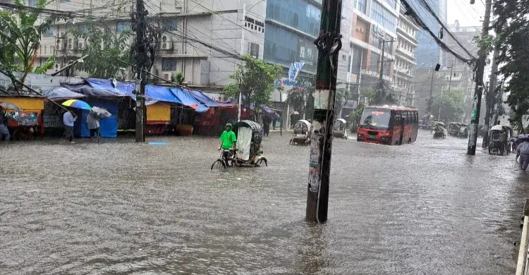 বৃষ্টিতে ফের ডুবলো চট্টগ্রাম