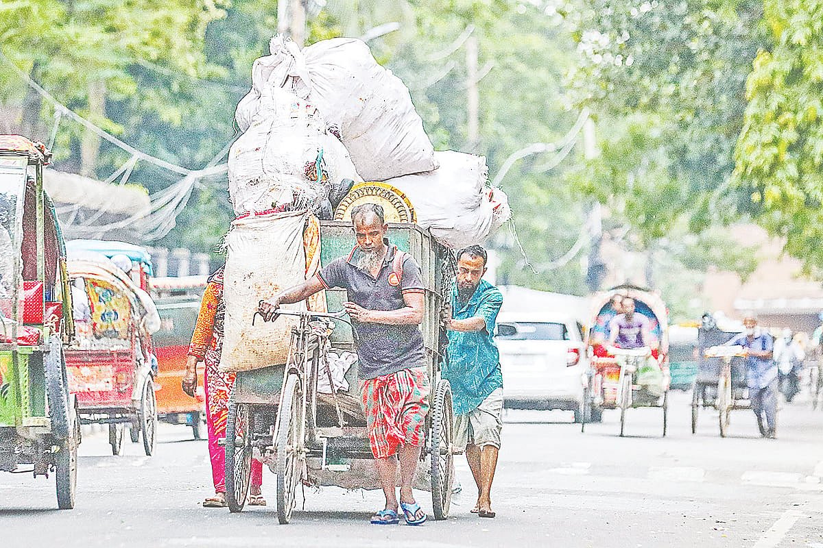 ঢাকা দক্ষিণে ১০০ টাকার বেশি বিল আদায় বন্ধ হয়নি, নিয়মিতও নিচ্ছে না ময়লা