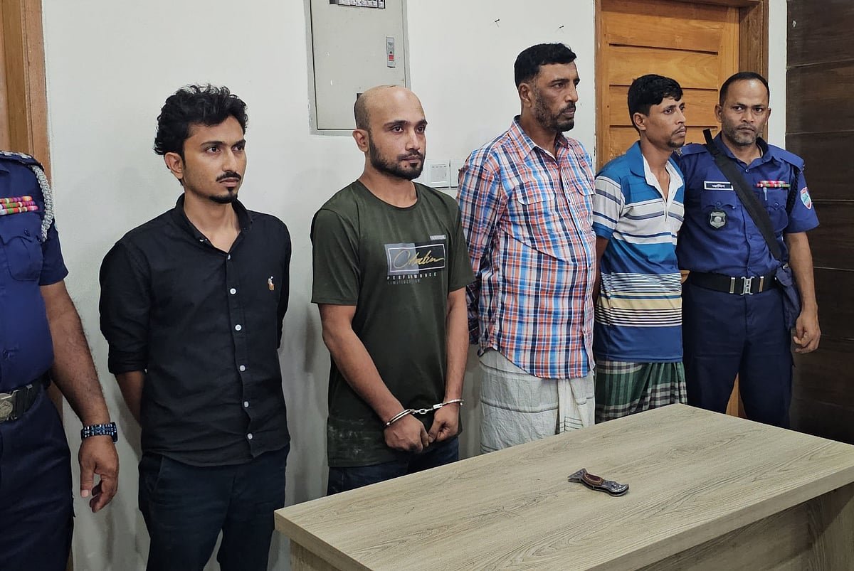 বাগেরহাটে আইনজীবী হত্যা: চারজন গ্রেপ্তার, নেতৃত্বে ছিলেন নিহতের পূর্বপরিচিত—দাবি পুলিশের