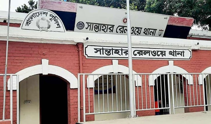 চলন্ত ট্রেনে ধর্ষণের অভিযোগ: চার পুলিশ সদস্য প্রত্যাহার