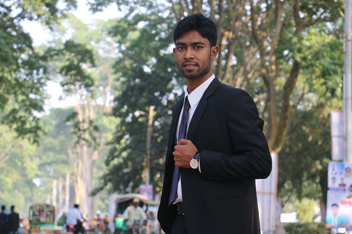 পরিবারটির সব স্বপ্ন যখন শেষ, তখন বিসিএসে টিকলেন মোস্তাফিজুর