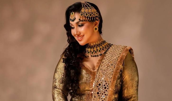 ‘আয়নার সামনে নিজেকে আবিষ্কারের অনুভূতি ভাষায় প্রকাশ করার মতো নয়’