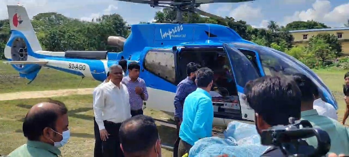 স্ট্রোকে আক্রান্ত রাজশাহী বিশ্ববিদ্যালয়ের শিক্ষার্থীকে এয়ার অ্যাম্বুলেন্সে ঢাকায় পাঠাল প্রশাসন