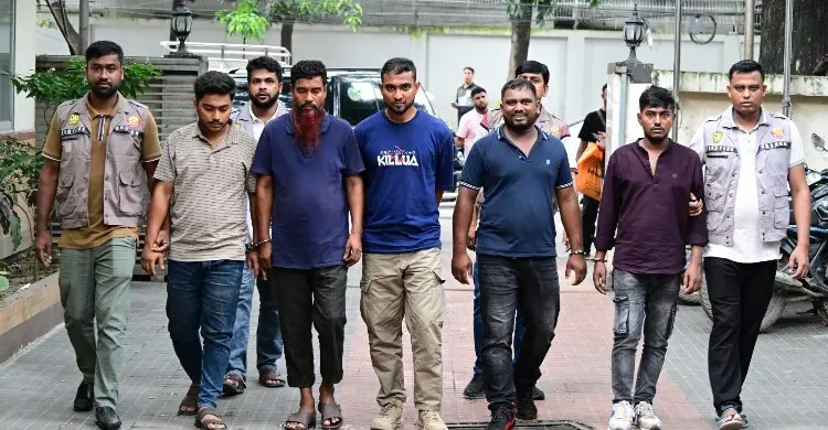 বনানীতে ডাকাতির প্রস্তুতি নেওয়া ৫ ডাকাতকে হাতেনাতে ধরলো ডিবি