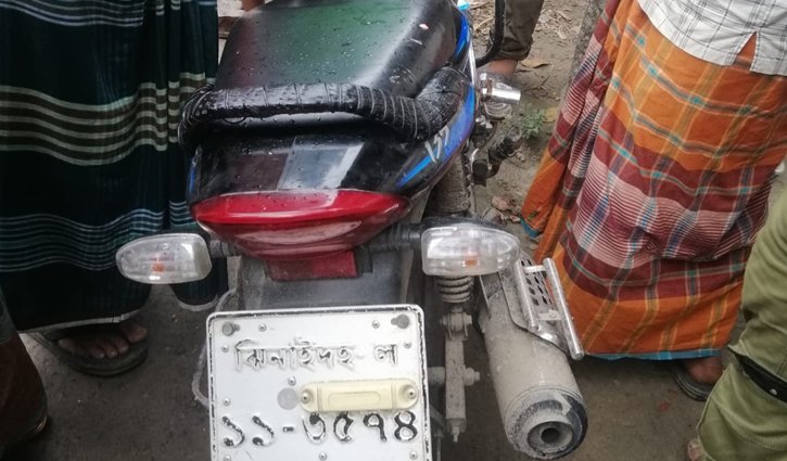 বাসের চাকায় পিষ্ট হয়ে মোটরসাইকেলচালক নিহত