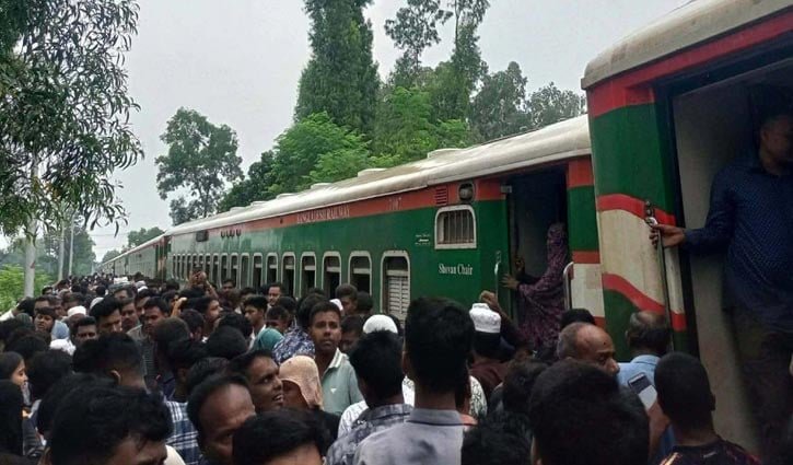সিরাজগঞ্জে সিল্কসিটি লাইনচ্যুত, উত্তরাঞ্চলে রেল যোগাযোগ বন্ধ