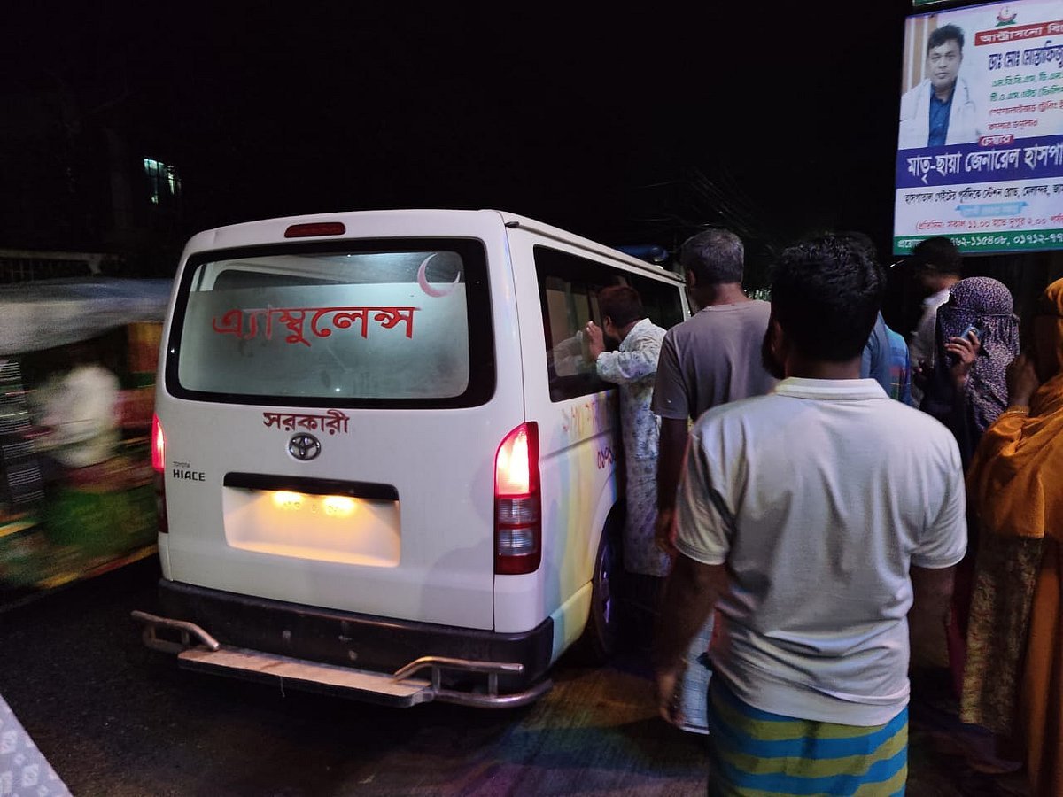 জীবিত আছেন—এমন দাবি করে জামালপুরে দাফনের সাত ঘণ্টা পর তোলা হলো মরদেহ